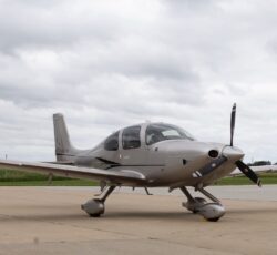 cirrus sr22 a venda