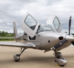 cirrus sr22 a venda