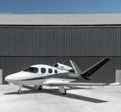 cirrus vision jet a venda