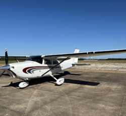 CESSNA 182S SKYLANE 2000