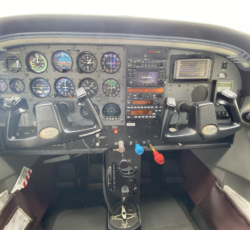 CESSNA 182S SKYLANE 2000