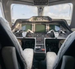 EMBRAER PHENOM 300 2010