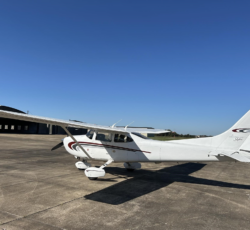 CESSNA 182S SKYLANE 2000