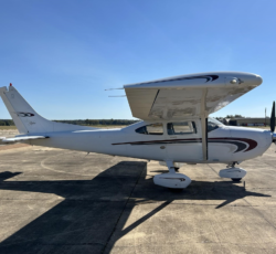 CESSNA 182S SKYLANE 2000