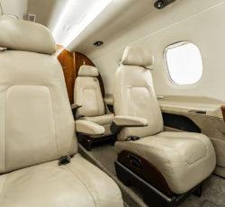 EMBRAER PHENOM 300 2010