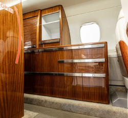 EMBRAER PHENOM 300 2010