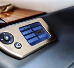 EMBRAER PHENOM 300 2011