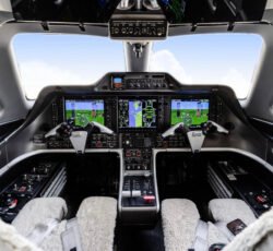 EMBRAER PHENOM 300 2011