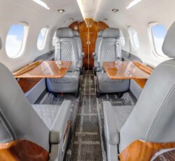 EMBRAER PHENOM 300 2011