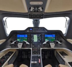 EMBRAER PHENOM 300 2015