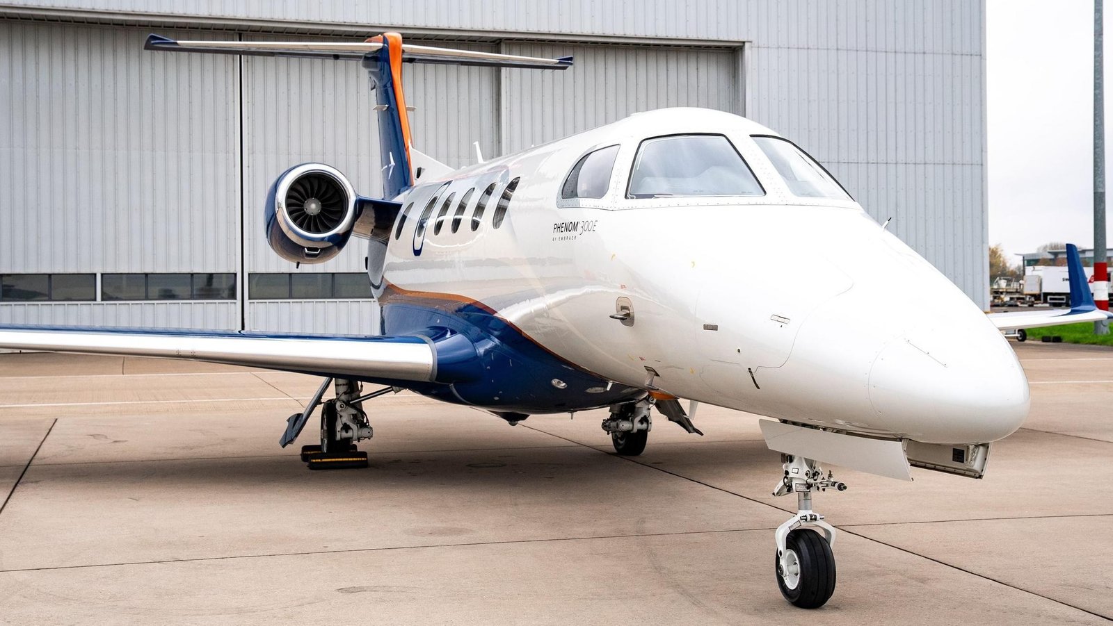 EMBRAER PHENOM 300E 2019