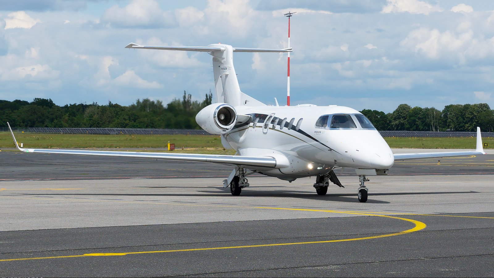 EMBRAER PHENOM 300 2013
