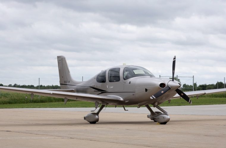 cirrus sr22 a venda